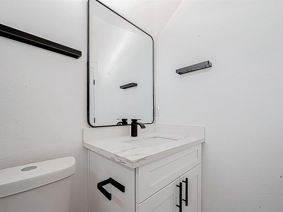 4th image of 2617 Rosalie St