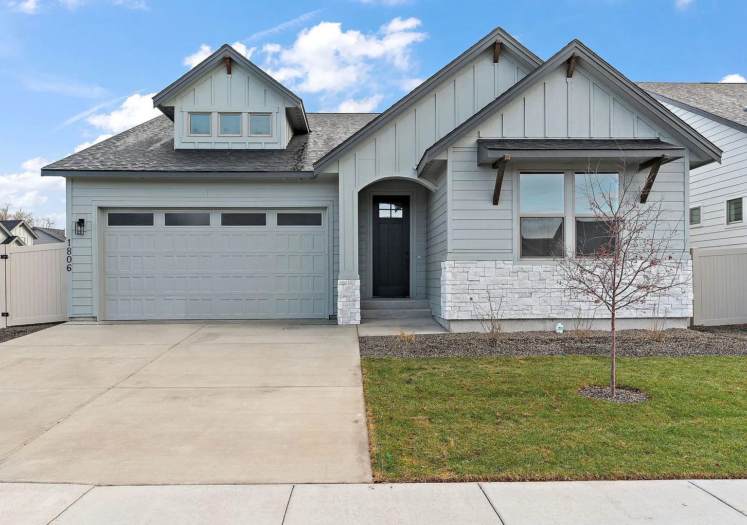 Beautiful Star Home With Exceptional Upgrades — Photo 1