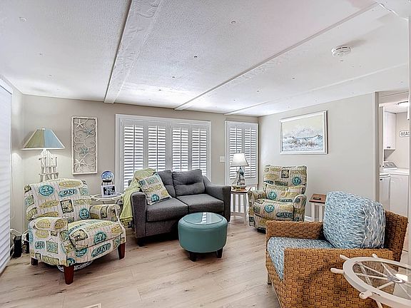 4th image of 7950 Cold Spring Ln