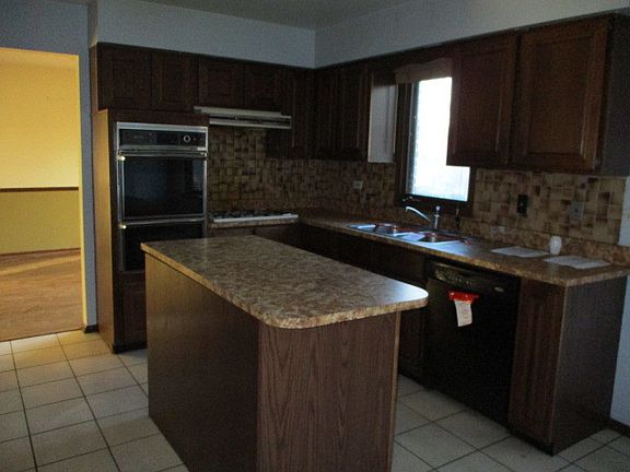 4th image of 16707 Paxton Ave