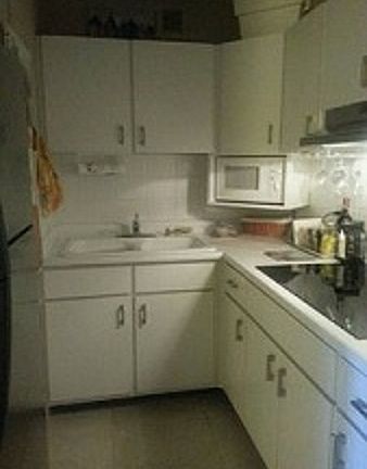 KITCHEN INCLUDES APPLIANCES
