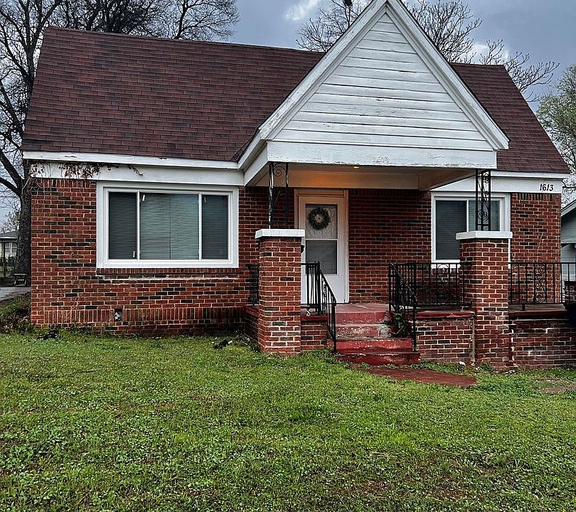 1st image of 1613 E Park Pl