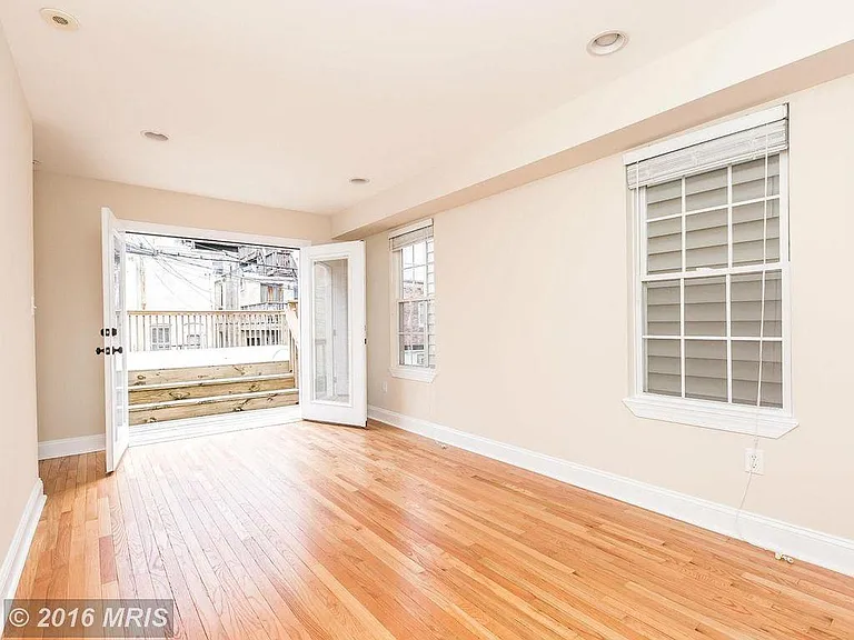 1107 William St — Photo 4
