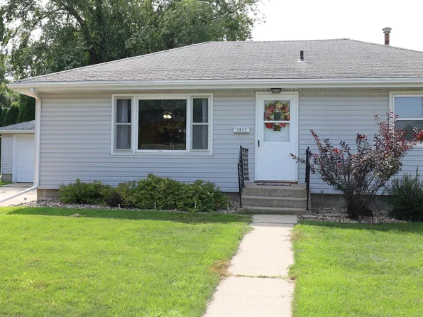 1011 S Tama St, Rock Rapids, IA 51246