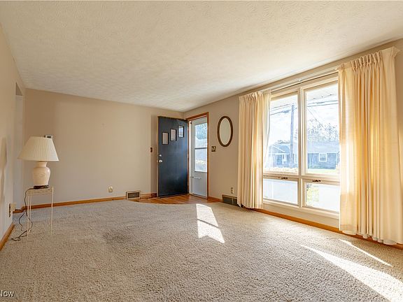 5th image of 608 Werstler Ave NW