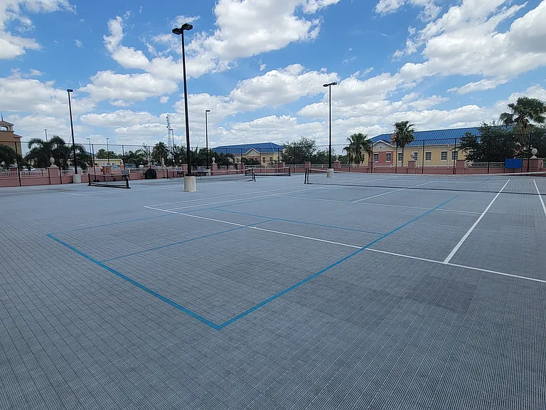 Tennis & Pickel Ball Courts