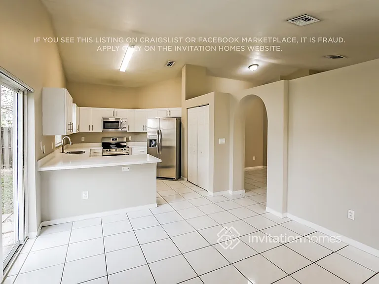 1365 SW 106th Ave — Photo 6