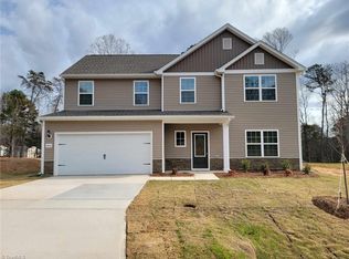 3453 Robindale Dr, Winston Salem, NC 27107