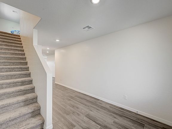 4th image of 4116 Gold Desert St