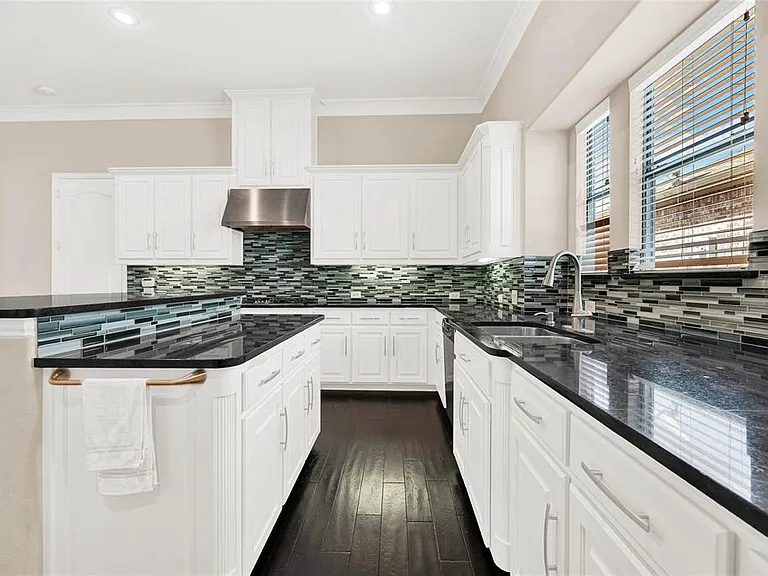 12035 Bryant Dr — Photo 9
