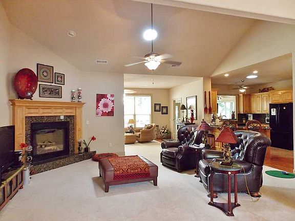 2nd image of 1 Kildonan Ln