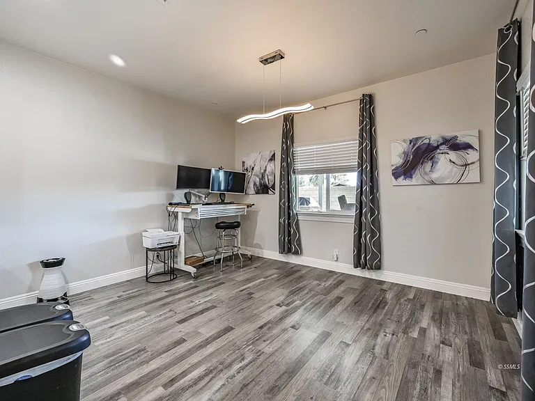 1129 Via Flore Way — Photo 15