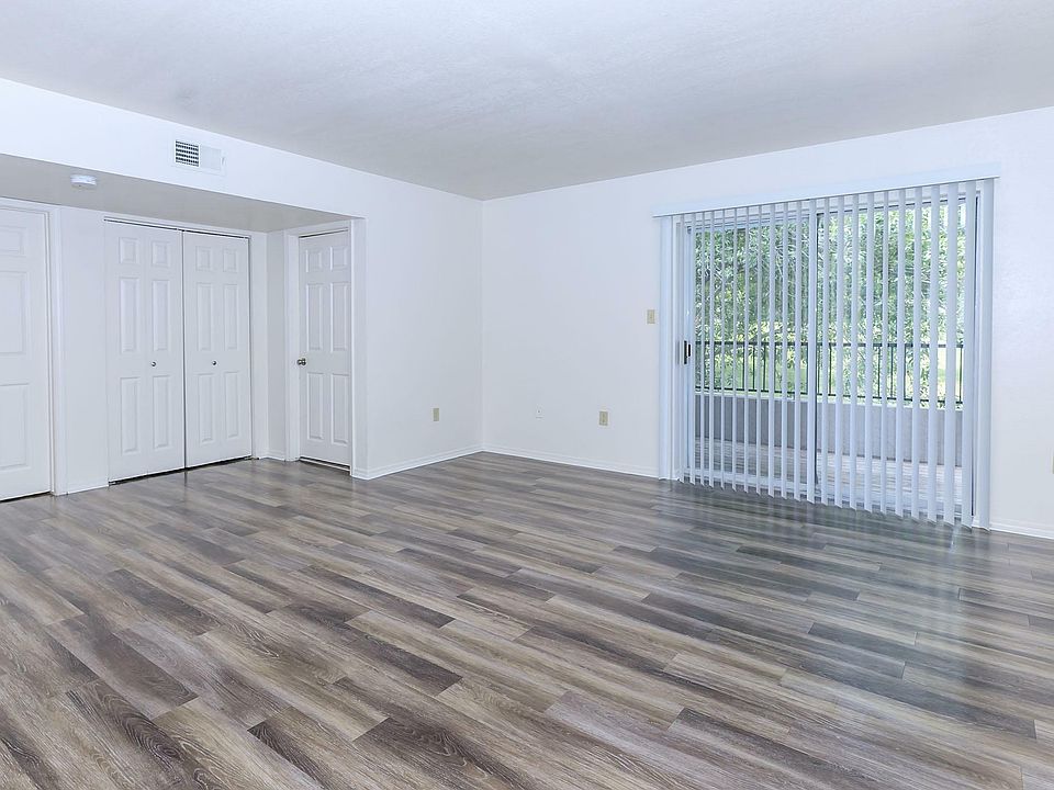 Spacious Living Room at Villas of Briar Ridge