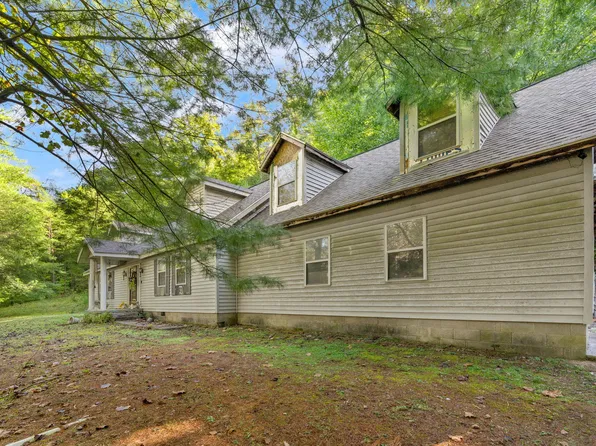 97 Burchett Ln, Staffordsville, KY 41256