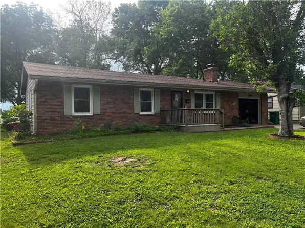 712 Hillcrest St, Butler, MO 64730