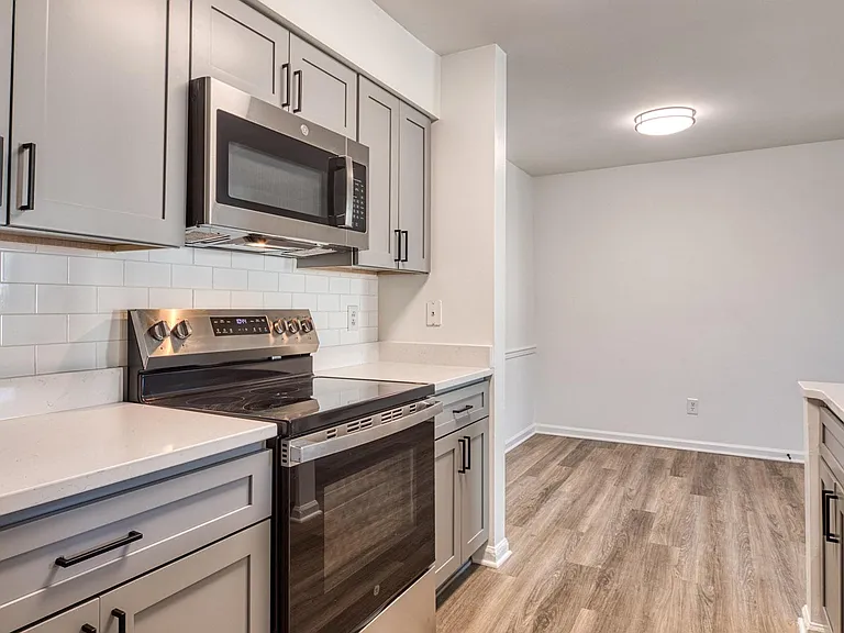 Latitudes Apartments — Photo 9