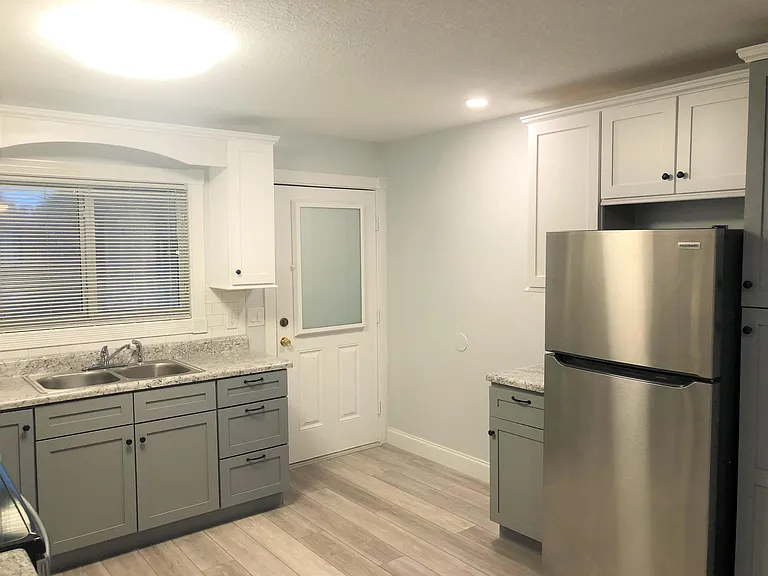 100 N Cooper St #1 — Photo 3