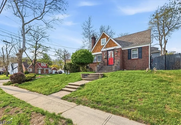 409 Tryon Ave — Photo 2