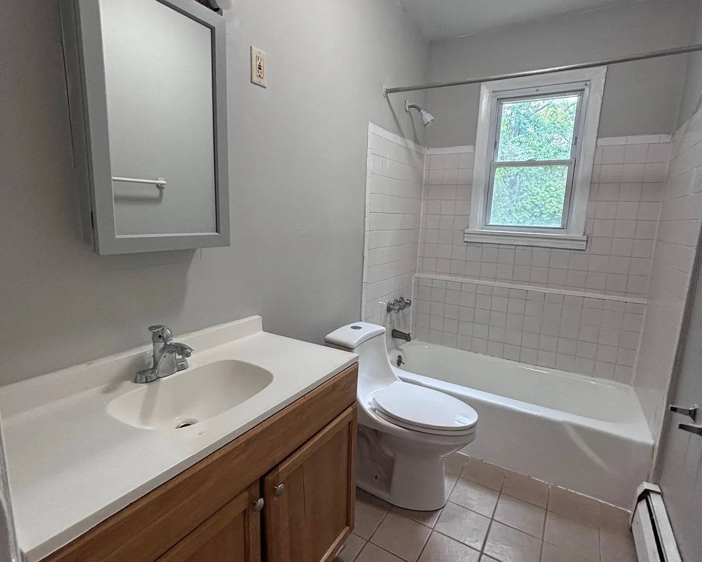 2 bed, 1.0 bath, $2,000 — Photo 2