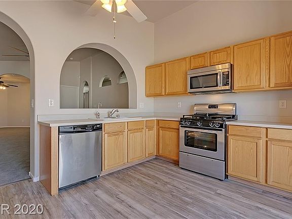 3rd image of 9612 Cedar Park Ave