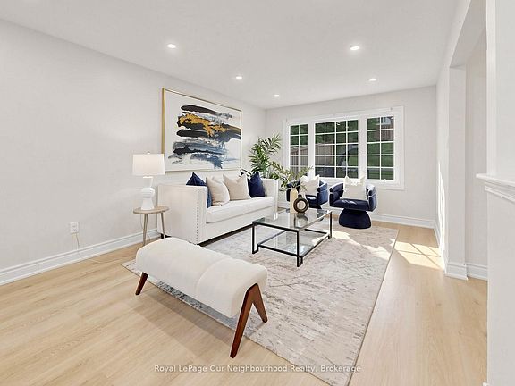 2nd image of 660 Dunn Cres