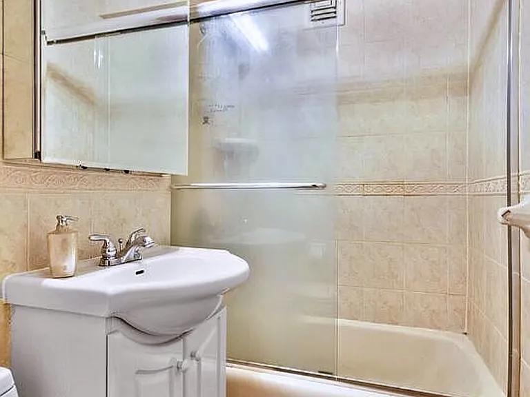335 E 51st St #3B — Photo 5