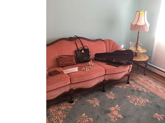 5th image of 128 Meadowood Dr