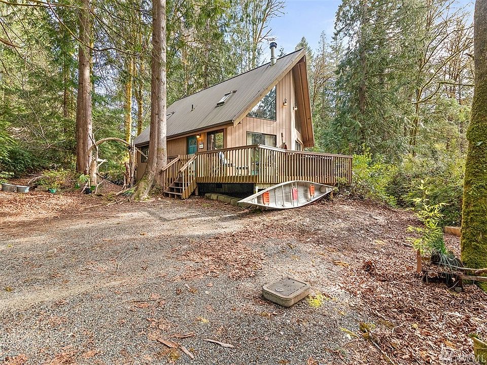 1st image of 444 E Pointes Dr E