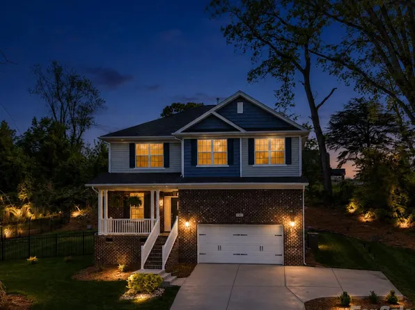 211 Macon Dr, Statesville, NC 28625