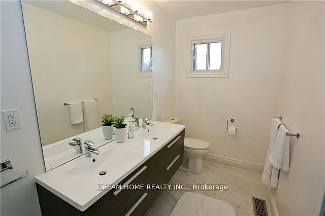 2425 Carlanne Pl #MAIN — Photo 23