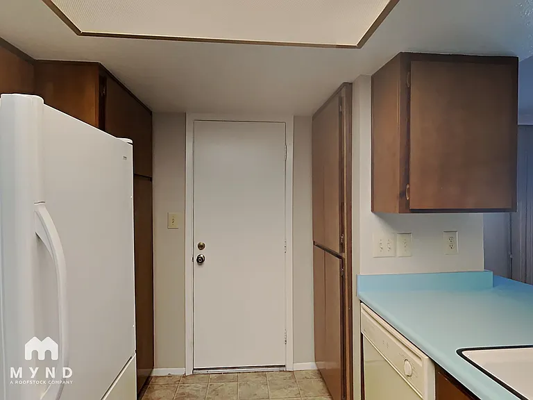 4250 E Kiowa St — Photo 8