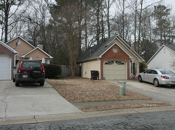 2nd image of 3754 Old Oak Ct