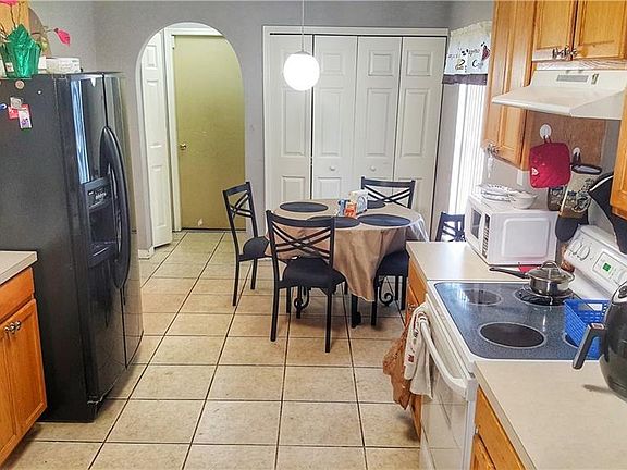 3rd image of 2119 Blackstone Landing Dr