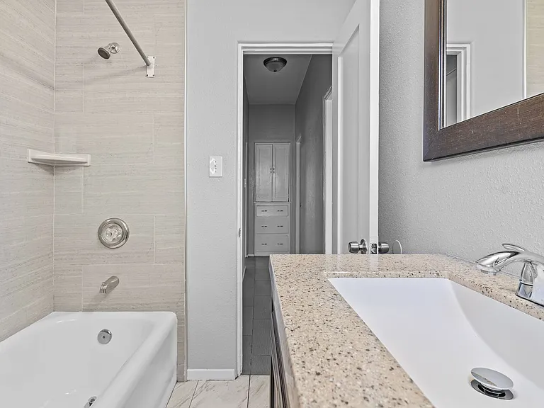 820 Lime Avenue — Photo 17