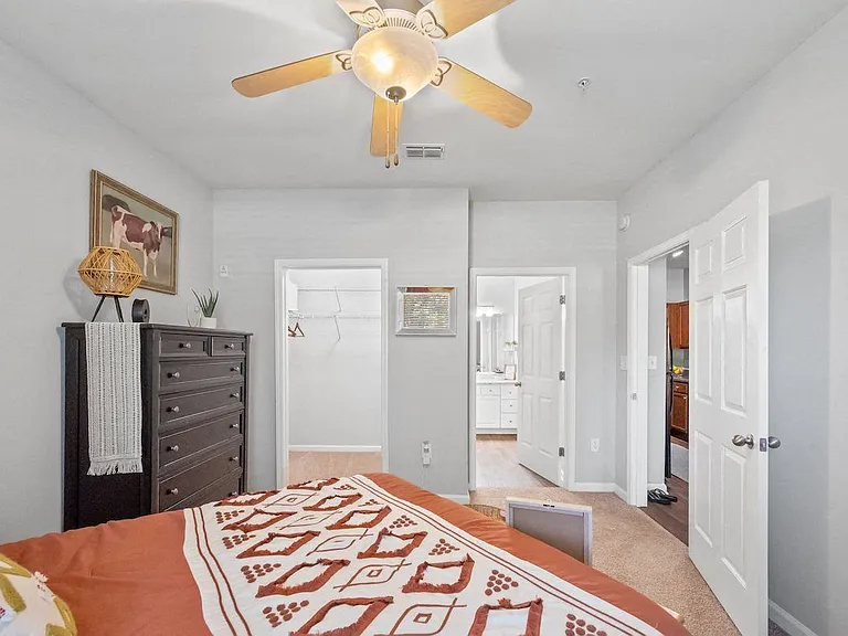 Centerville Manor Apartments — Photo 34
