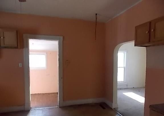 5th image of 806 S C St
