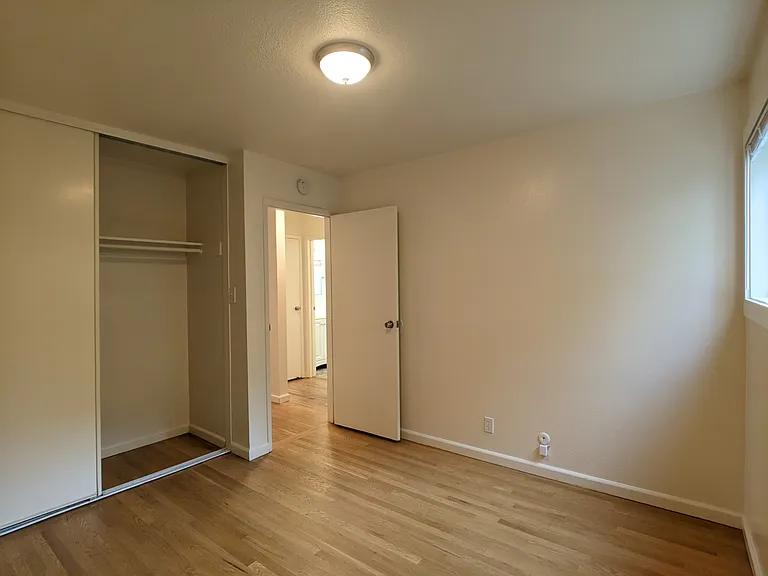Vanguard Apartments — Photo 19