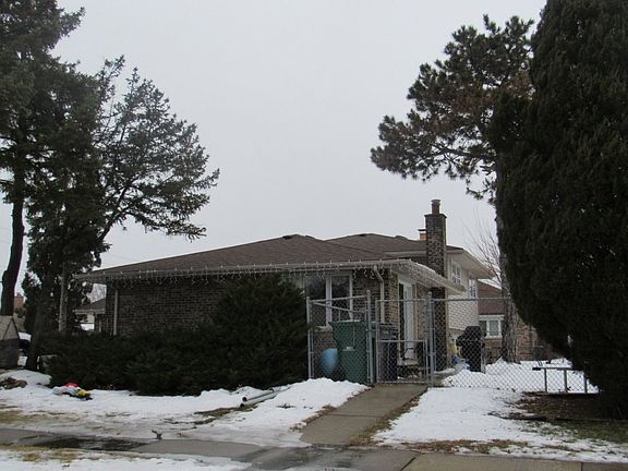 2nd image of 8826 Pebble Beach Ln