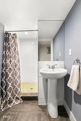 Rented by MNS | media 9