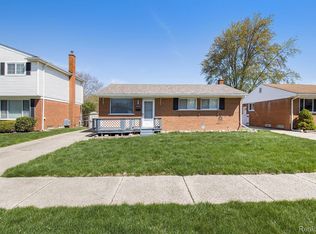 30890 Grandview Ave, Westland, MI 48186