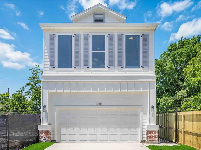 10608 Ashville Dr — Photo 2