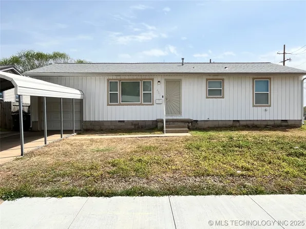 4961 S Lawton Ave, Tulsa, OK 74107