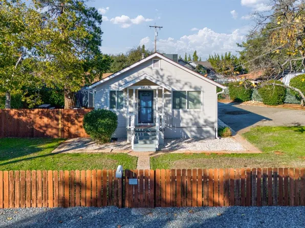 1435 Live Oak Ln, Auburn, CA 95603