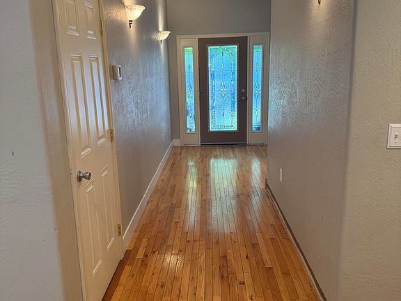 4th image of 1052 Kensington Ct