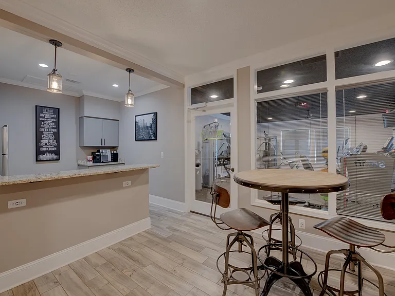 9800 Bloomsbury Cir — Photo 14