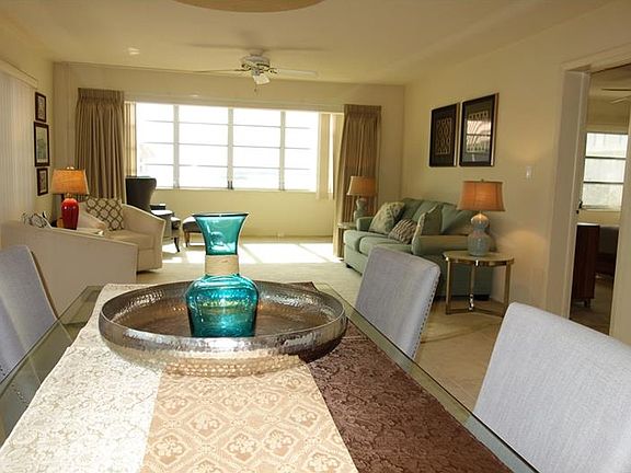 5th image of 622 Edgewater Dr Unit 626