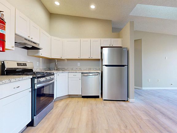 3rd image of 96 Iroquois Dr #96