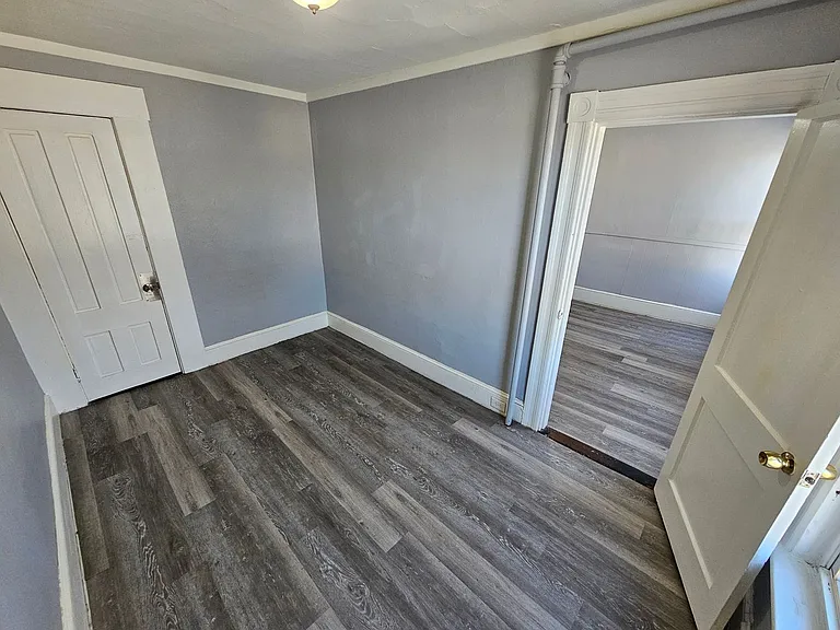 1297 Elm St #17 — Photo 9