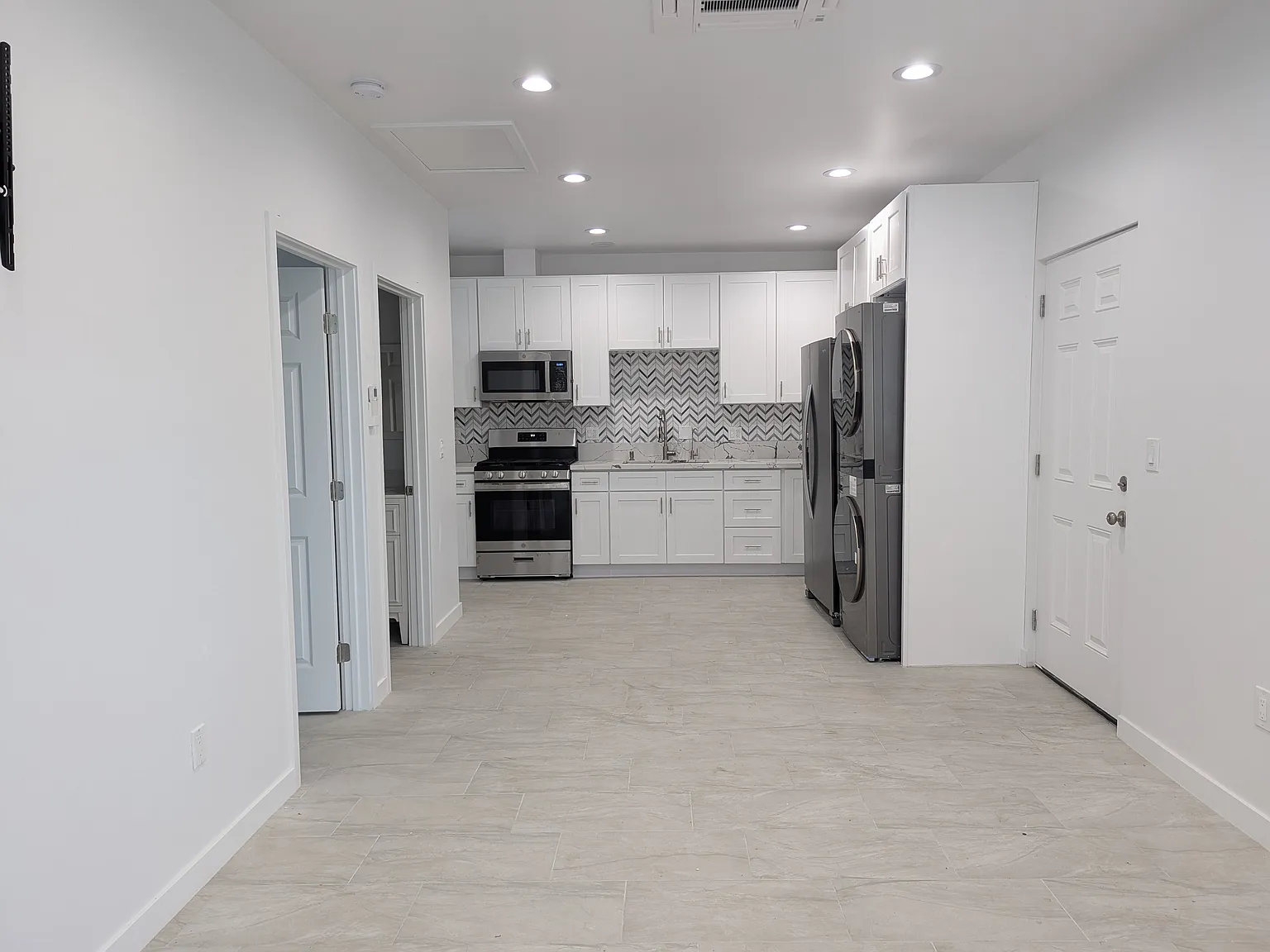 19116 Community St — Photo 3