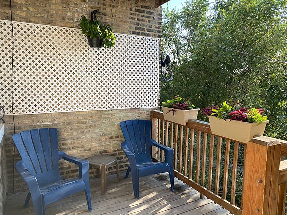 Nice private outdoor area off the kitchen door